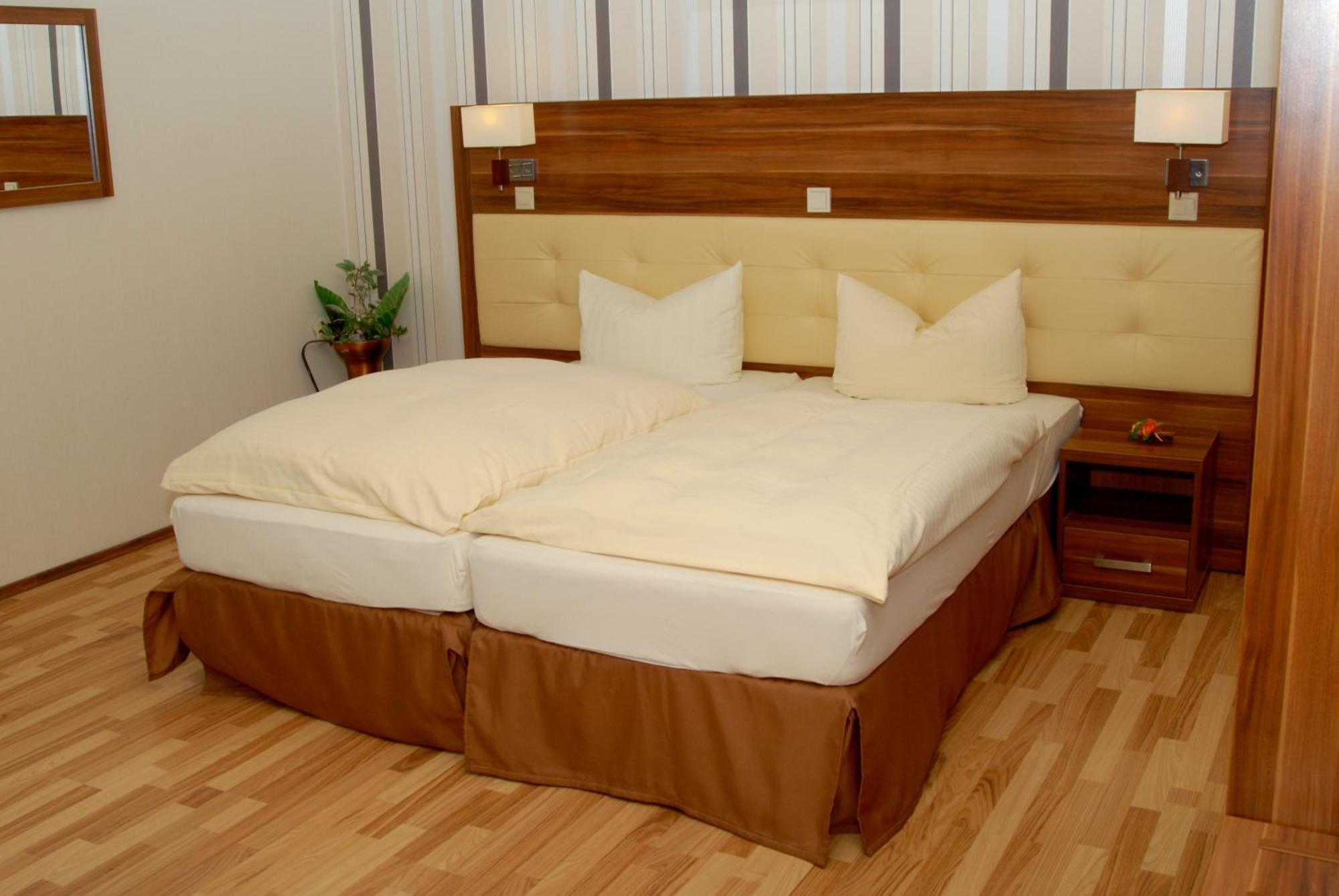 Hotel-Restaurant Laux Merzig Zewnętrze zdjęcie